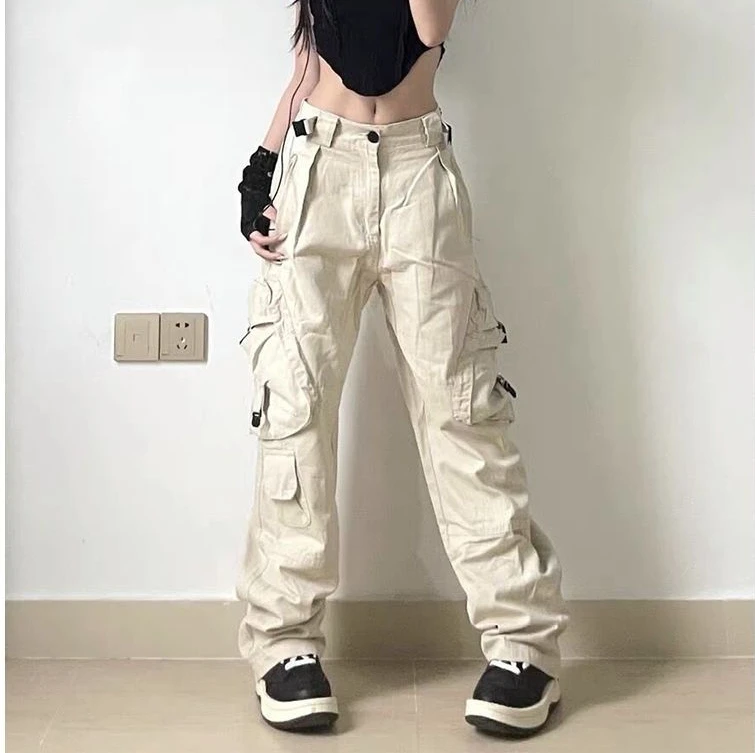 Acubi стиль. Штаны с многими карманами такие для блоггеров.